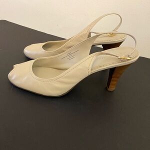Liz Claiborne Women’s Slingback Pumps Beige- Sz 10M Leather